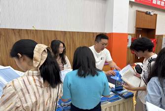 成都信息工程大学四川高校招生巡展 3